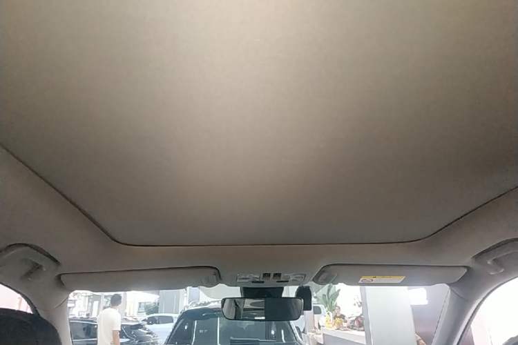 Used Toyota Highlander 2018 2.0T Two-Wheel Drive Luxury Edition 7 Seats China VI Standard Headliner