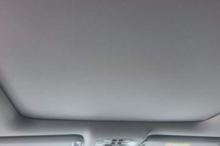 Used Toyota Highlander 2018 2.0T Two-Wheel Drive Luxury Edition 7 Seats China VI Standard Headliner