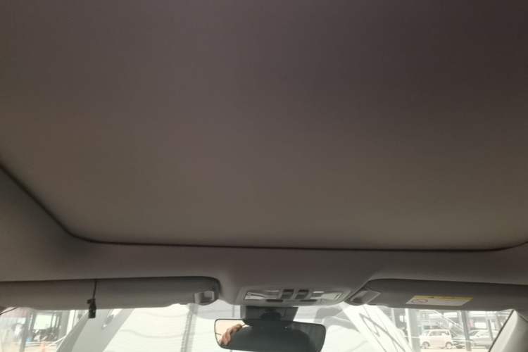 Used Toyota Highlander 2018 2.0T Four-Wheel Drive Luxury Version 7 Seats China VI Standard Headliner