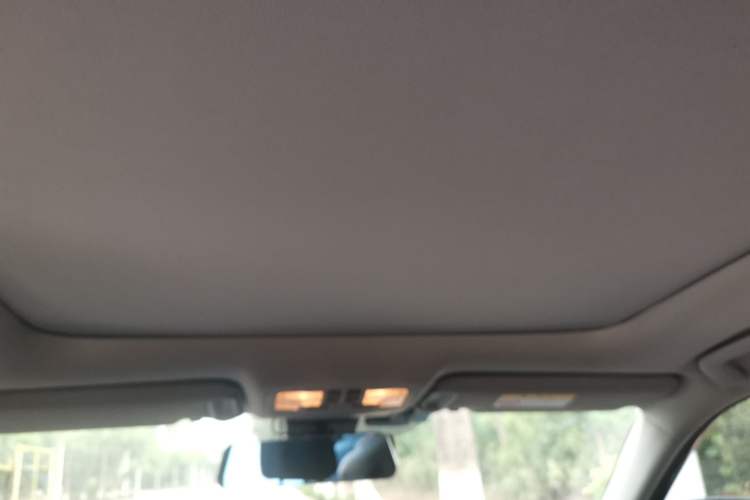 Used Toyota Highlander 2018 2.0T Two-Wheel-Drive Luxury Edition 7 Seats Emission Standard China V Headliner