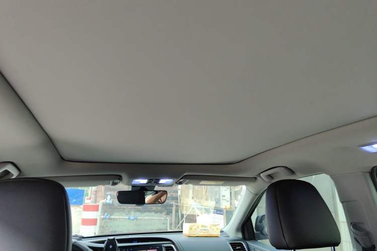 Used Toyota Highlander 2018 2.0T Four-Wheel Drive Supreme Edition 7-Seater China VI Headliner