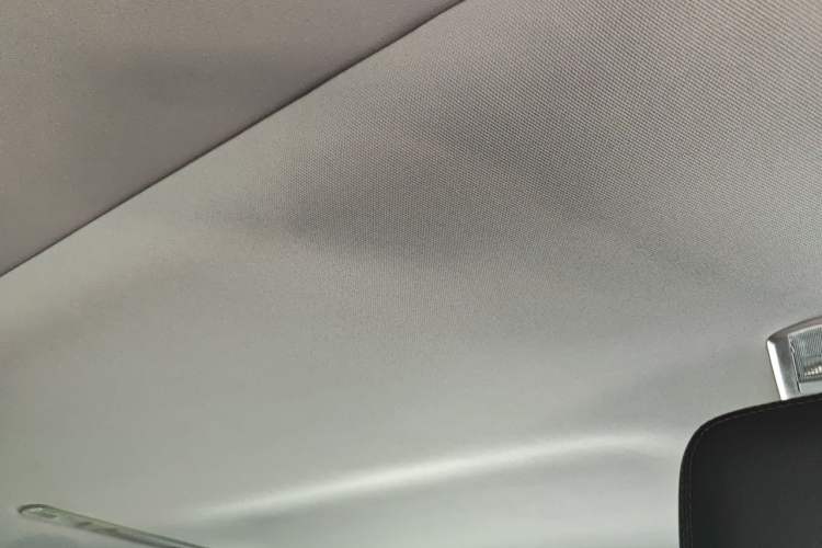 Used Toyota Highlander 2018 2.0T Four-Wheel Drive Supreme Edition 7-Seater China VI Headliner