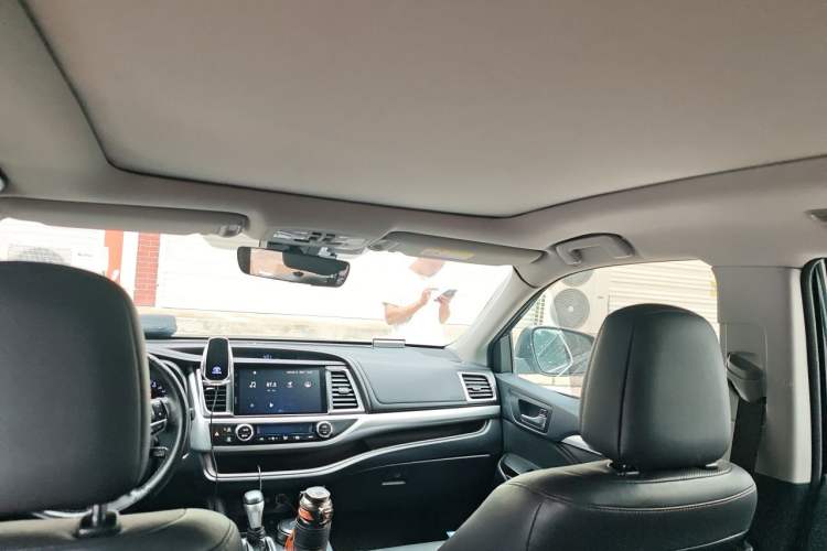 Used Toyota Highlander 2018 2.0T Four-Wheel Drive Prestige Version 7 Seats China VI Standard Headliner