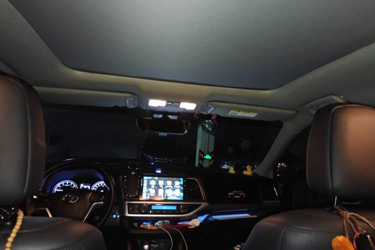 Used Toyota Highlander 2018 2.0T Four-Wheel Drive Supreme Edition 7-Seater China VI Headliner