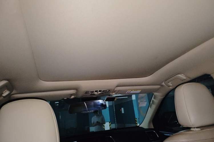 Used Toyota Highlander 2018 2.0T Four-Wheel Drive Luxury Version 7 Seats China VI Standard Headliner