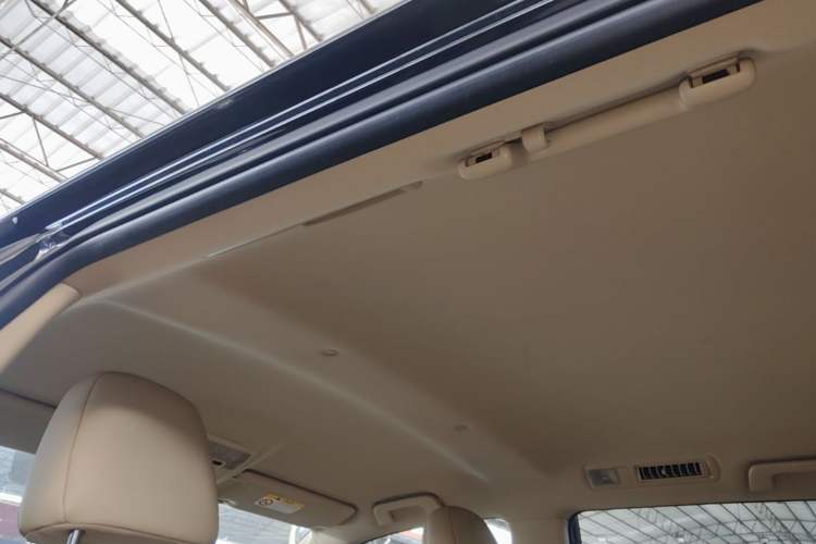 Used Toyota Highlander 2018 2.0T Two-Wheel Drive Elite Version 5 Seats China VI Standard Headliner