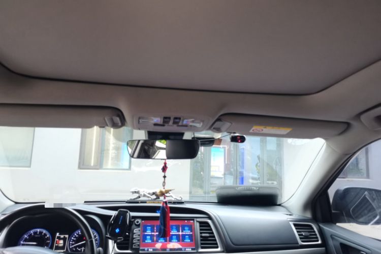 Used Toyota Highlander 2018 2.0T Four-Wheel Drive Luxury Version 7 Seats China VI Standard Headliner