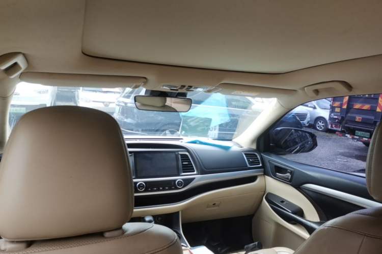 Used Toyota Highlander 2018 2.0T Four-Wheel Drive Luxury Version 7 Seats China VI Standard Headliner