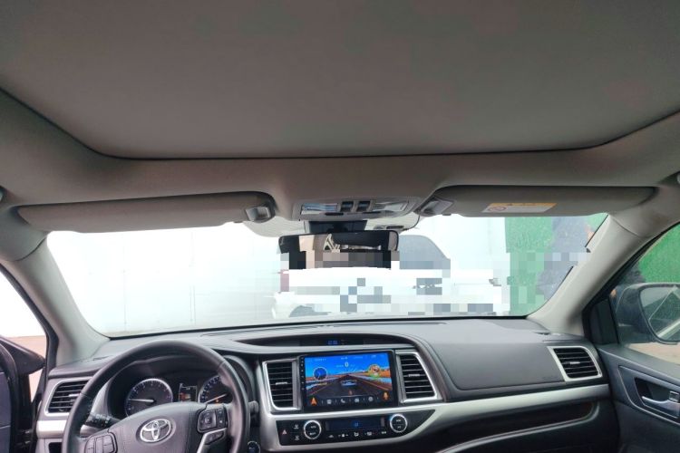 Used Toyota Highlander 2018 2.0T Four-Wheel Drive Luxury Version 7 Seats China VI Standard Headliner