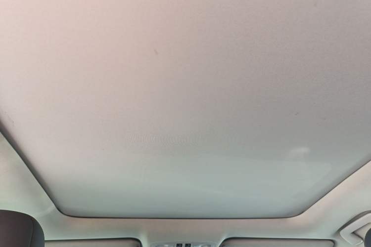 Used Toyota Highlander 2018 2.0T Four-Wheel Drive Luxury Edition 7 Seats China V Emission Standard Headliner