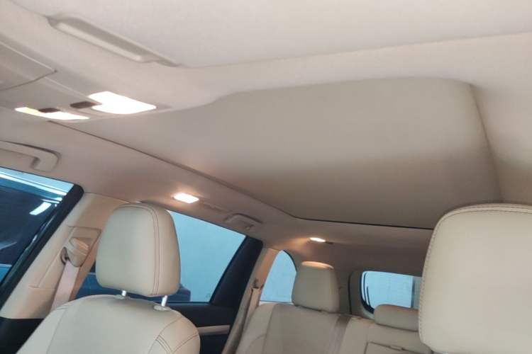 Used Toyota Highlander 2018 2.0T Four-Wheel Drive Luxury Edition 7 Seats China V Emission Standard Headliner