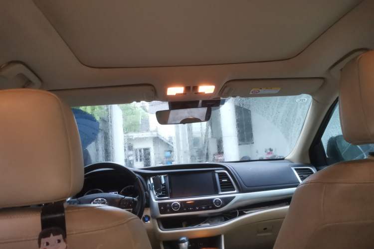Used Toyota Highlander 2018 2.0T Four-Wheel Drive Prestige Version 7 Seats China VI Standard Headliner