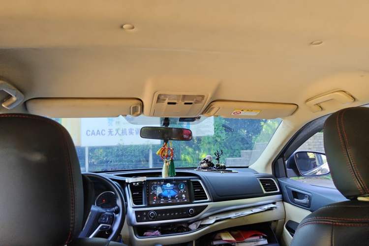 Used Toyota Highlander 2018 2.0T Two-Wheel Drive Elite Version 5 Seats China VI Standard Headliner