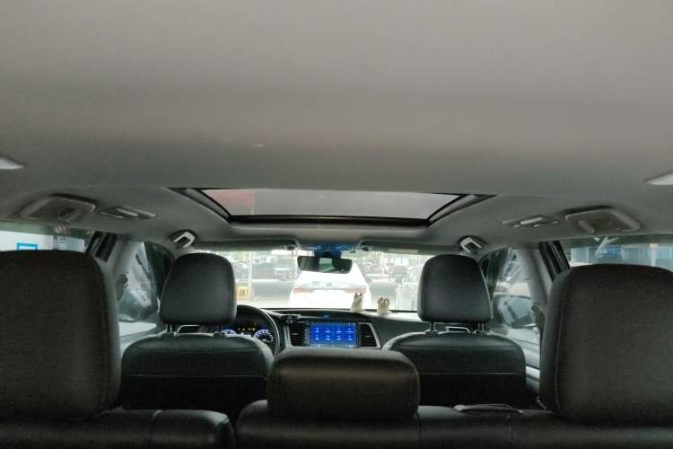 Used Toyota Highlander 2018 2.0T Four-Wheel Drive Luxury Version 7 Seats China VI Standard Headliner