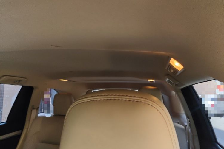 Used Toyota Highlander 2018 2.0T Two-Wheel Drive Elite Edition 5 Seats Emission Standard China V Headliner