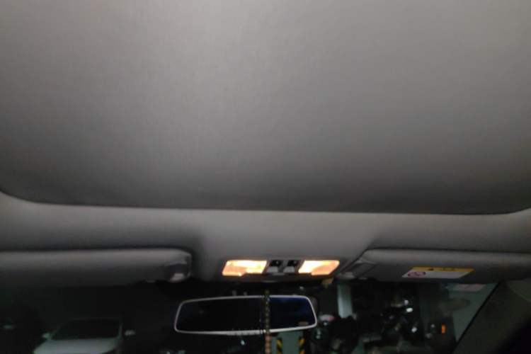 Used Toyota Highlander 2018 2.0T Four-Wheel Drive Luxury Version 7 Seats China VI Standard Headliner