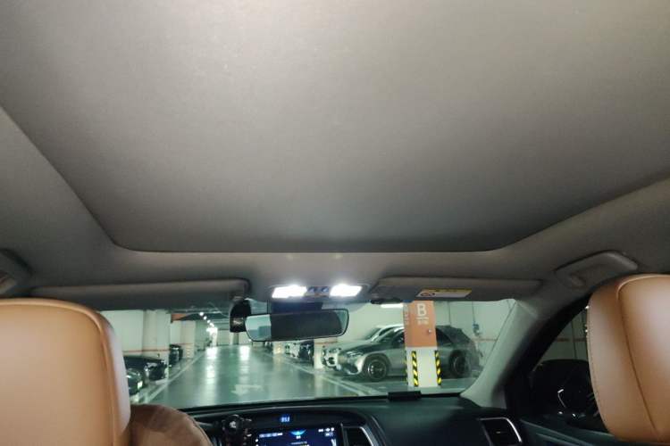 Used Toyota Highlander 2018 2.0T Four-Wheel Drive Knight Edition 7 Seats China VI Standard Headliner