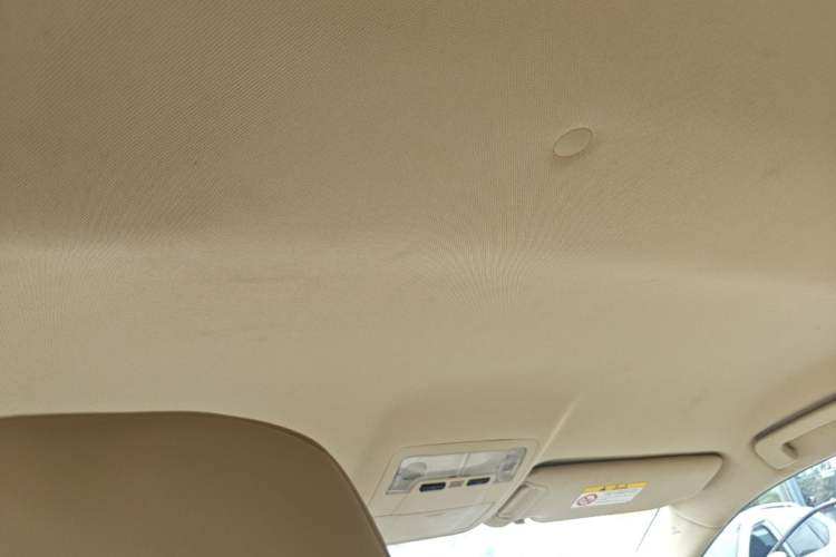 Used Toyota Highlander 2018 2.0T Two-Wheel Drive Elite Version 5 Seats China VI Standard Headliner
