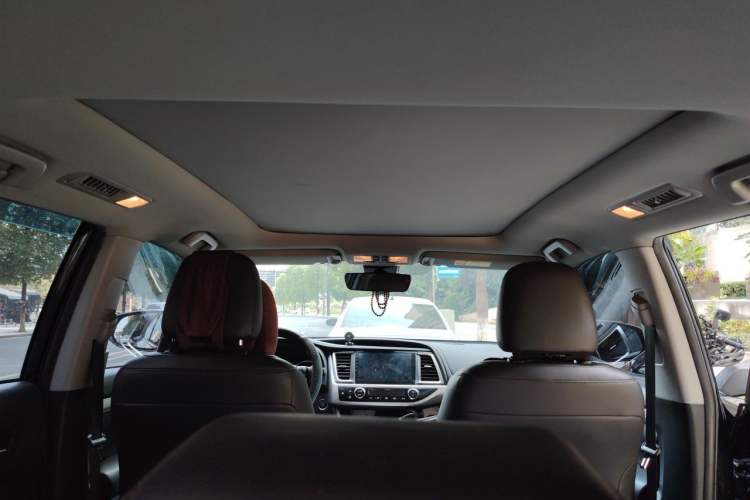 Used Toyota Highlander 2018 2.0T Four-Wheel Drive Prestige Version 7 Seats China VI Standard Headliner