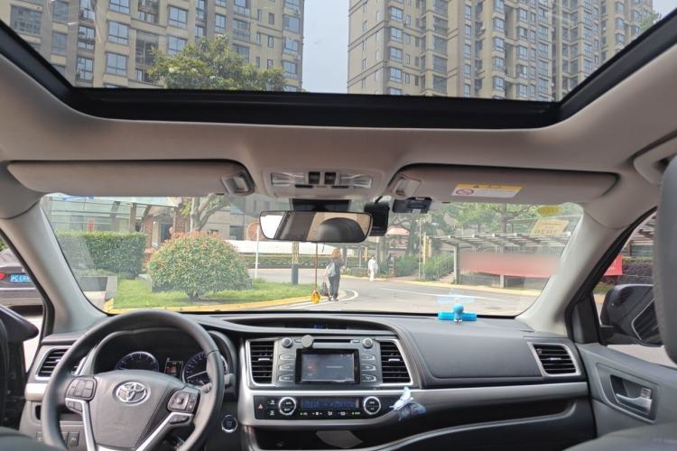 Used Toyota Highlander 2018 2.0T Four-Wheel Drive Luxury Edition 7 Seats China V Emission Standard Headliner