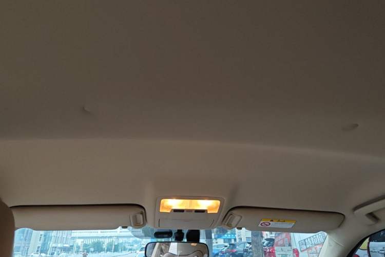 Used Toyota Highlander 2018 2.0T Two-Wheel Drive Elite Edition 7 Seats China VI Standard Headliner