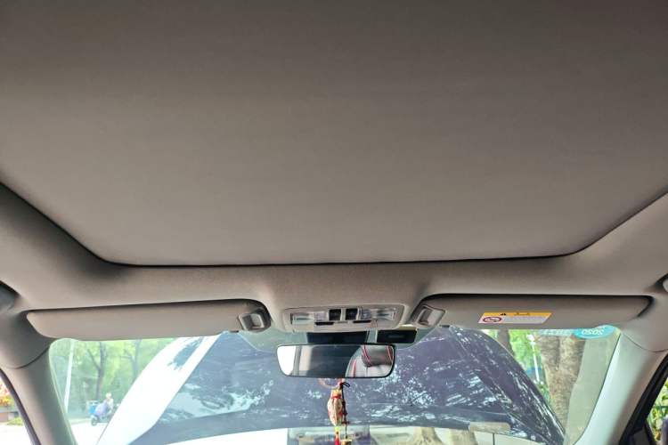 Used Toyota Highlander 2018 2.0T Four-Wheel Drive Prestige Version 7 Seats China VI Standard Headliner