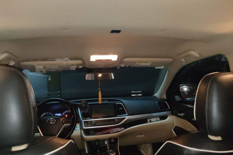 Used Toyota Highlander 2018 2.0T Four-Wheel Drive Elite Edition 7 Seats China VI Standard Headliner