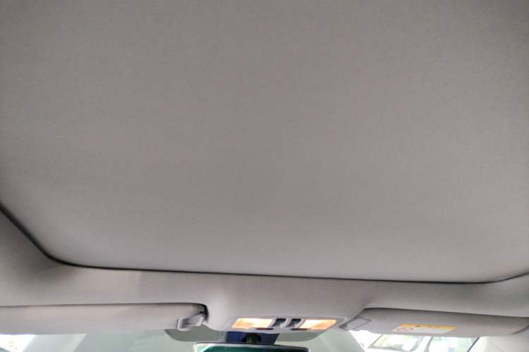 Used Toyota Highlander 2018 2.0T Four-Wheel Drive Prestige Version 7 Seats China VI Standard Headliner