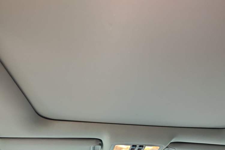 Used Toyota Highlander 2018 2.0T Four-Wheel Drive Luxury Version 7 Seats China VI Standard Headliner