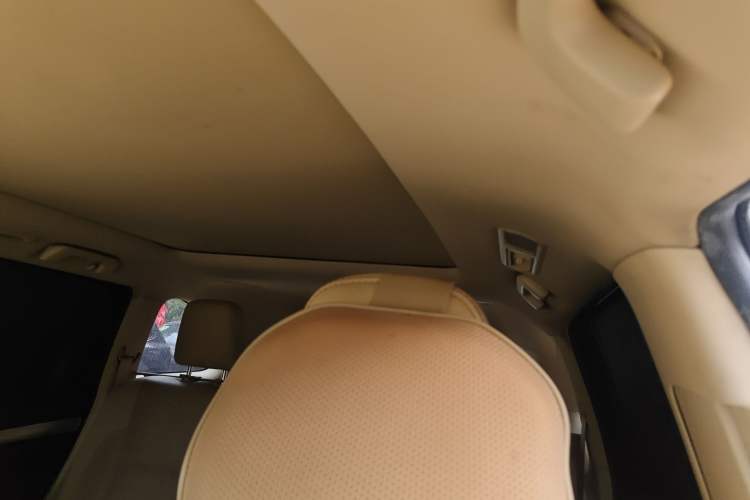 Used Toyota Highlander 2018 2.0T Four-Wheel Drive Luxury Edition 7 Seats China V Emission Standard Headliner