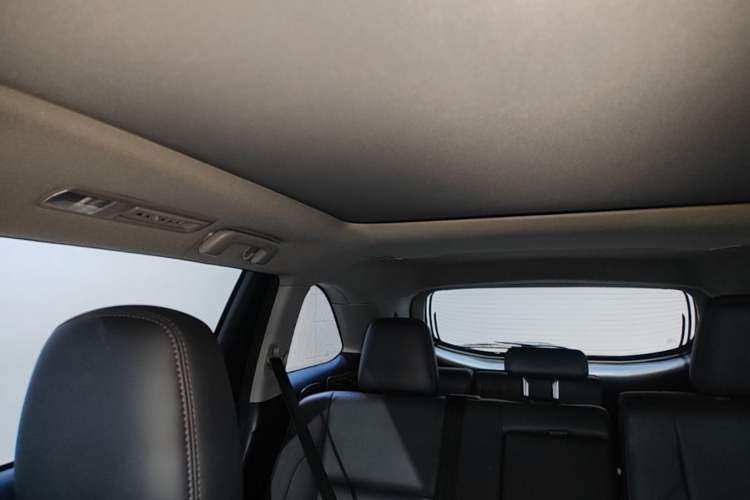 Used Toyota Highlander 2018 2.0T Four-Wheel Drive Luxury Edition 7 Seats China V Emission Standard Headliner