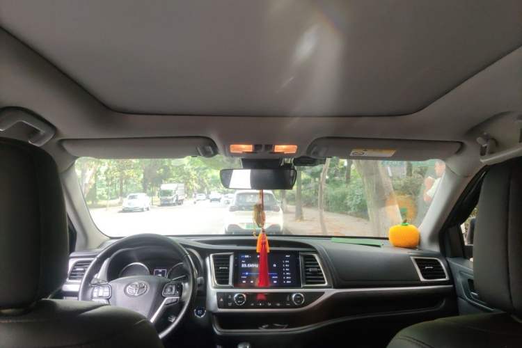 Used Toyota Highlander 2018 2.0T Four-Wheel Drive Ultimate Edition 7-Seater Emission Standard China V Headliner