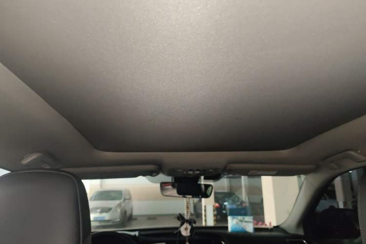 Used Toyota Highlander 2018 2.0T Two-Wheel Drive Prestige Version 7 Seats China V Emission Standard Headliner