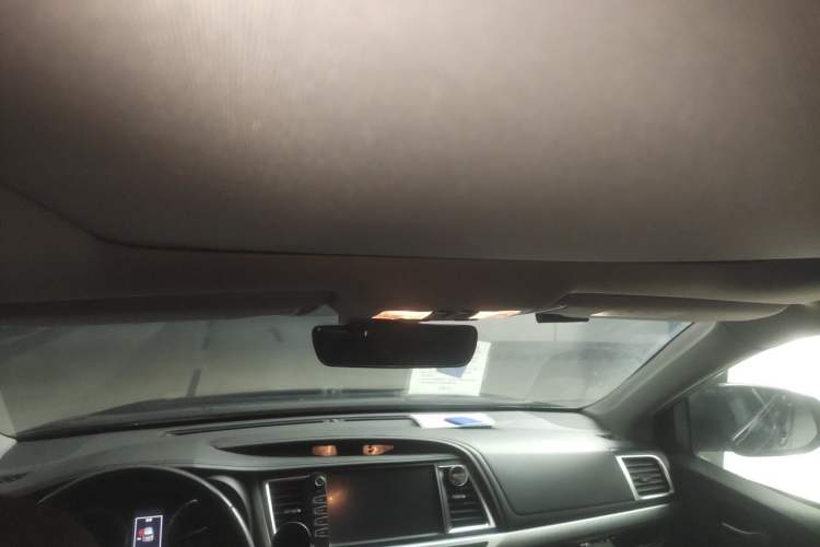 Used Toyota Highlander 2018 2.0T Four-Wheel Drive Luxury Version 7 Seats China VI Standard Headliner