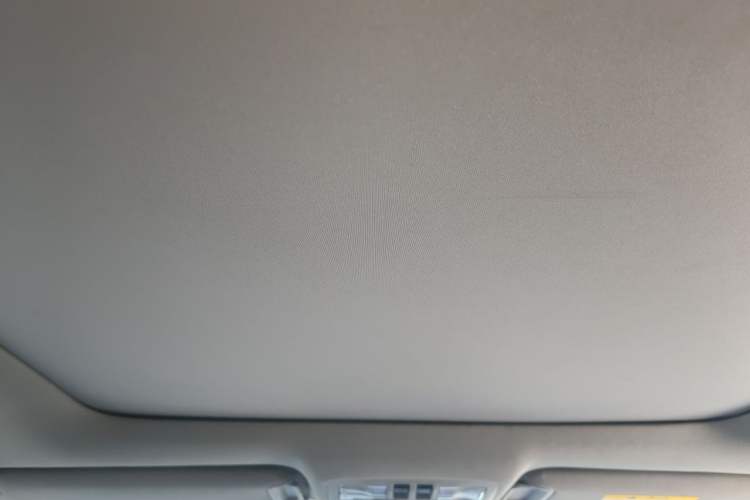 Used Toyota Highlander 2018 2.0T Four-Wheel Drive Luxury Version 7 Seats China VI Standard Headliner