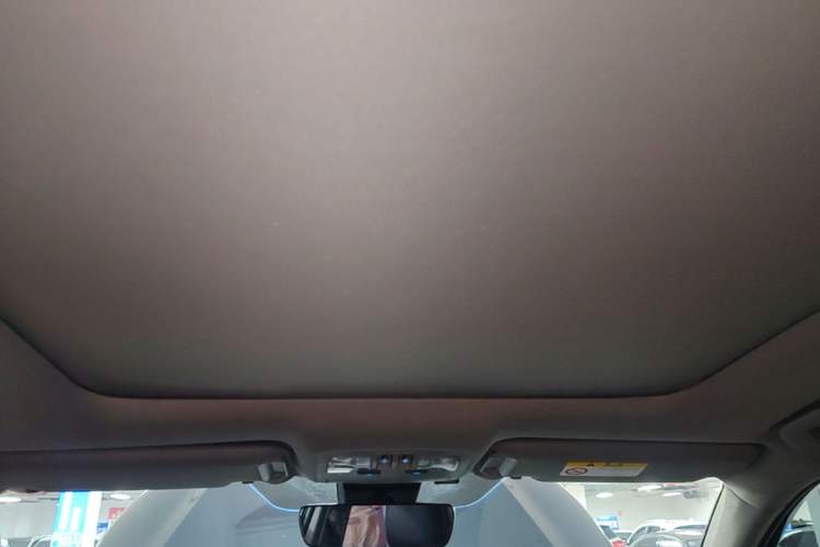 Used Toyota Highlander 2018 2.0T Four-Wheel Drive Luxury Version 7 Seats China VI Standard Headliner