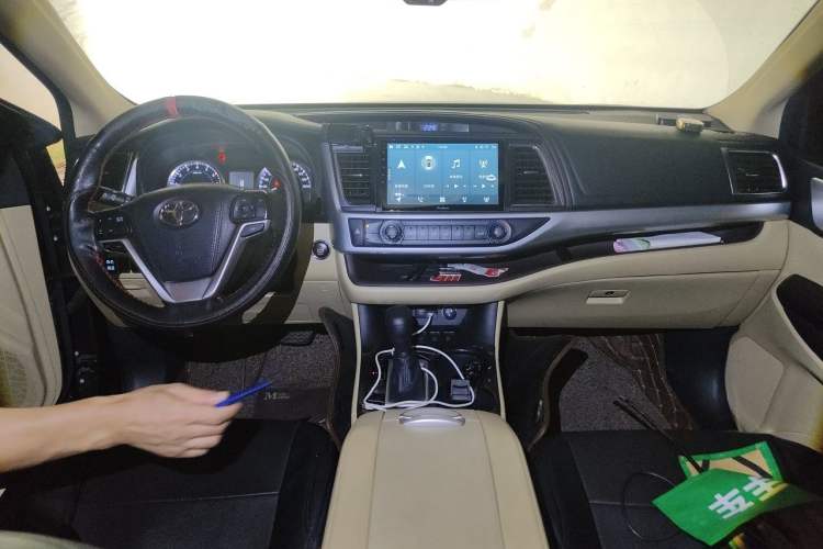 Used Toyota Highlander 2018 2.0T Four-Wheel Drive Elite Edition 7 Seats China V Standard Headliner