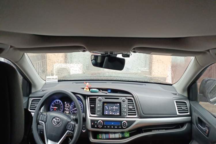 Used Toyota Highlander 2018 2.0T Four-Wheel Drive Luxury Edition 7 Seats China V Emission Standard Headliner