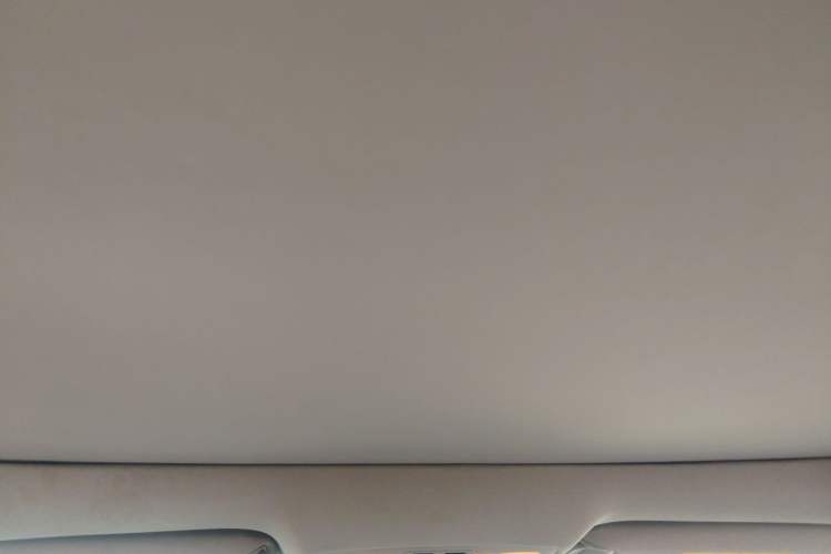 Used Toyota Highlander 2018 2.0T Four-Wheel Drive Luxury Edition 7 Seats China V Emission Standard Headliner