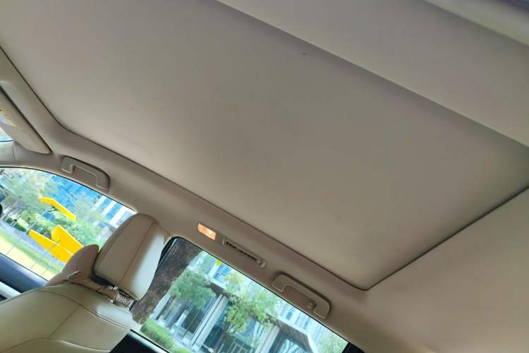Used Toyota Highlander 2018 2.0T Four-Wheel Drive Luxury Edition 7 Seats China V Emission Standard Headliner