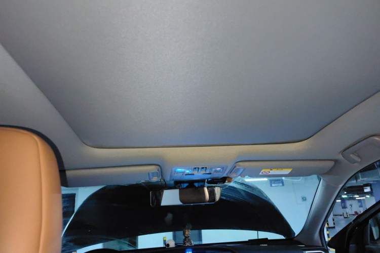 Used Toyota Highlander 2018 2.0T Four-Wheel Drive Knight Edition 7 Seats China VI Standard Headliner