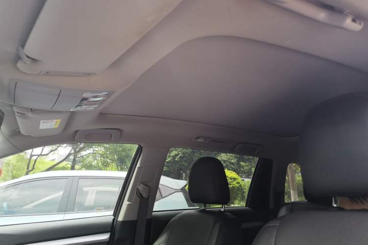 Used Toyota Highlander 2018 2.0T Four-Wheel Drive Luxury Edition 7 Seats China V Emission Standard Headliner