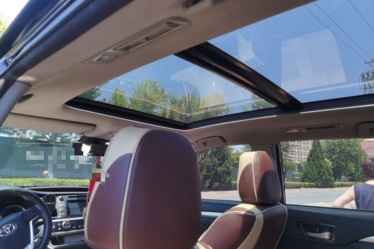Used Toyota Highlander 2018 2.0T Four-Wheel Drive Luxury Edition 7 Seats China V Emission Standard Headliner