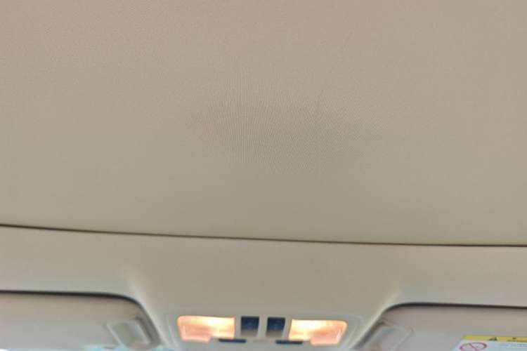 Used Toyota Highlander 2018 2.0T Four-Wheel Drive Luxury Version 7 Seats China VI Standard Headliner