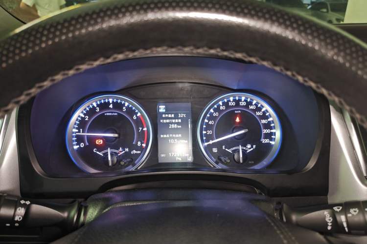 Used Toyota Highlander 2018 2.0T Four-Wheel Drive Luxury Version 7 Seats China VI Standard Instrument Cluster