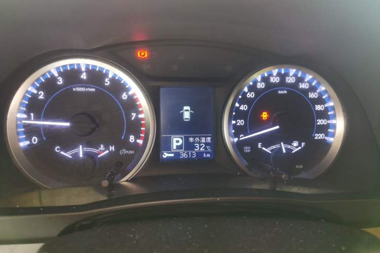 Used Toyota Highlander 2018 2.0T Two-Wheel Drive Elite Version 5 Seats China VI Standard Instrument Cluster