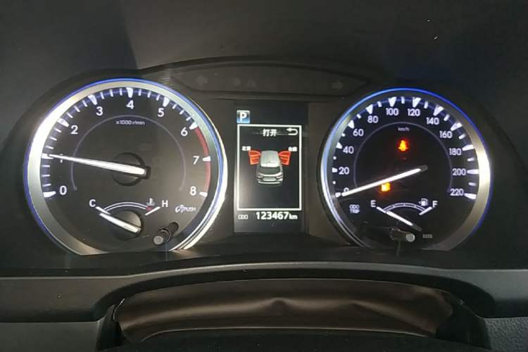 Used Toyota Highlander 2018 2.0T Two-Wheel Drive Luxury Edition 7 Seats China VI Standard Instrument Cluster