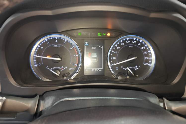 Used Toyota Highlander 2018 2.0T Four-Wheel Drive Luxury Version 7 Seats China VI Standard Instrument Cluster