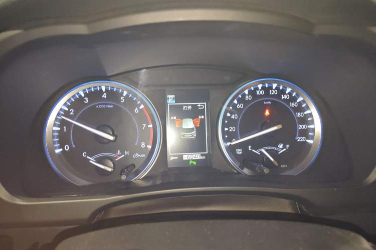 Used Toyota Highlander 2018 2.0T Two-Wheel Drive Luxury Edition 7 Seats China VI Standard Instrument Cluster