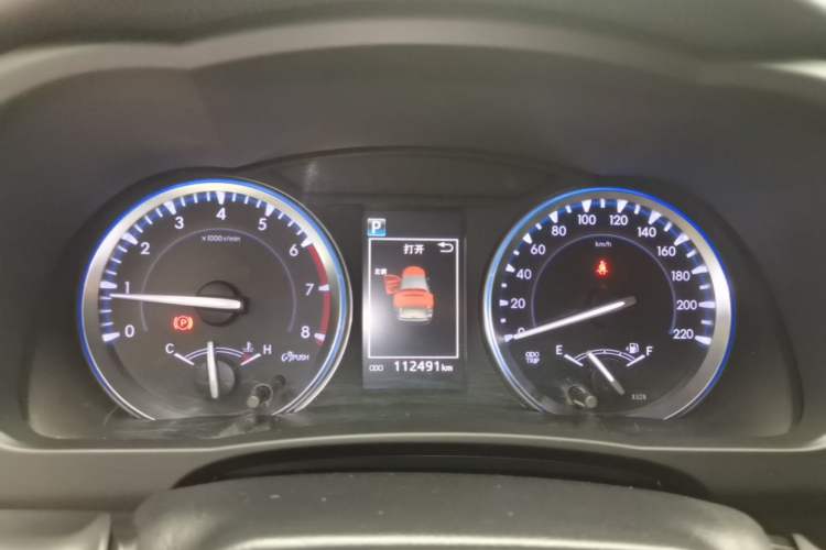 Used Toyota Highlander 2018 2.0T Four-Wheel Drive Luxury Version 7 Seats China VI Standard Instrument Cluster